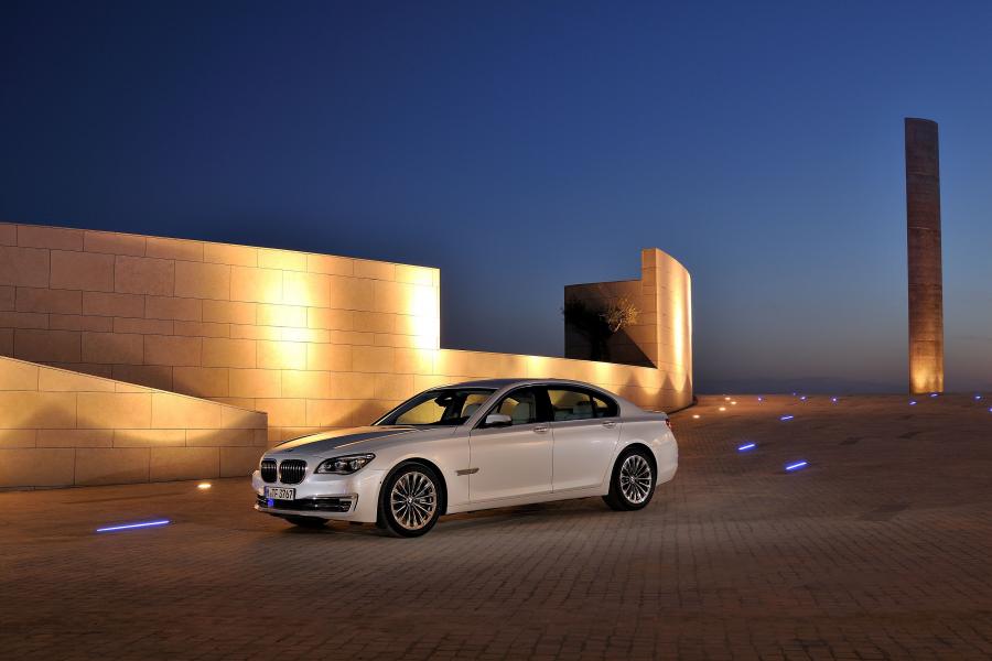  BMW 750d xDrive 2012 года  (фото 25 из 54)